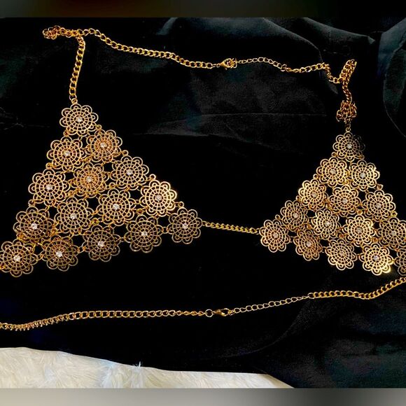 Accessories - Gold flowered body jewelry bralette NWOT